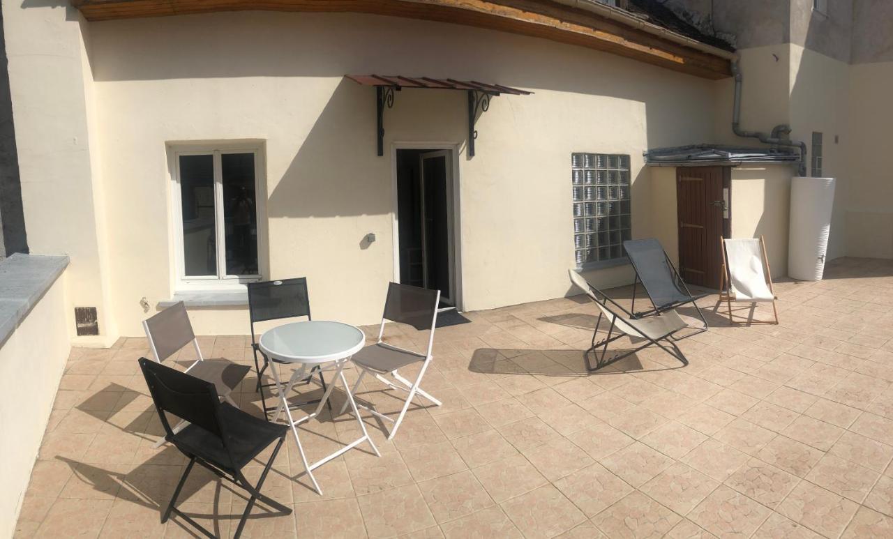 Les Gites D'Ambroise Melun Exterior photo